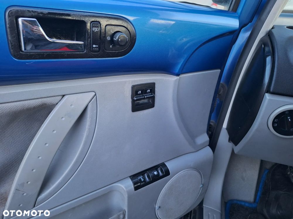 Volkswagen New Beetle 2.0 - 18