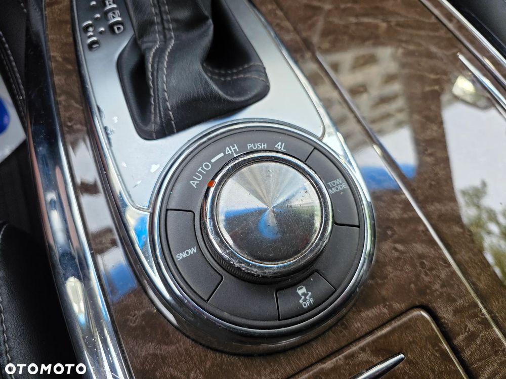 Infiniti QX80 - 18
