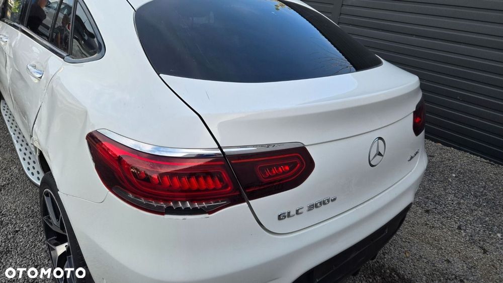 Mercedes-Benz GLC - 32