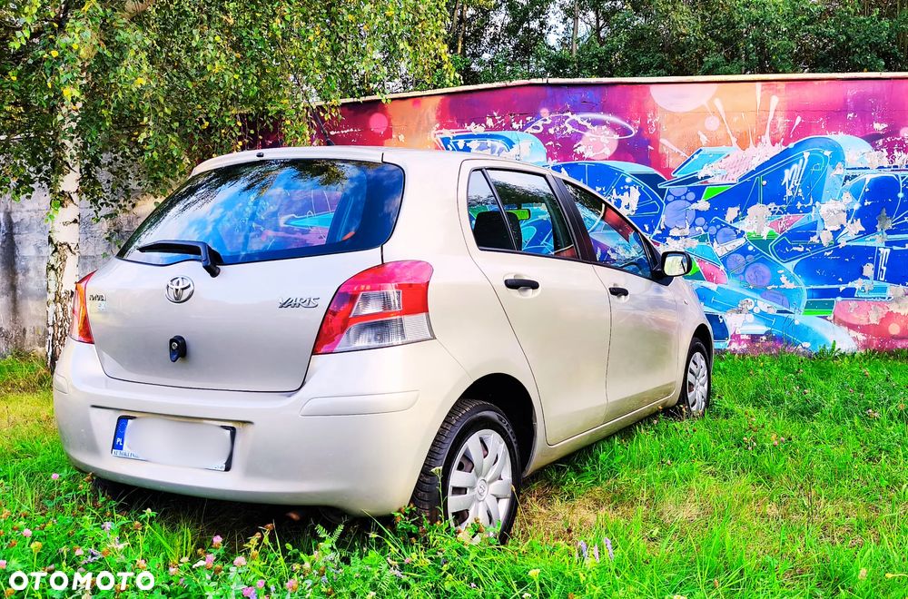 Toyota Yaris 1.0 Luna - 4