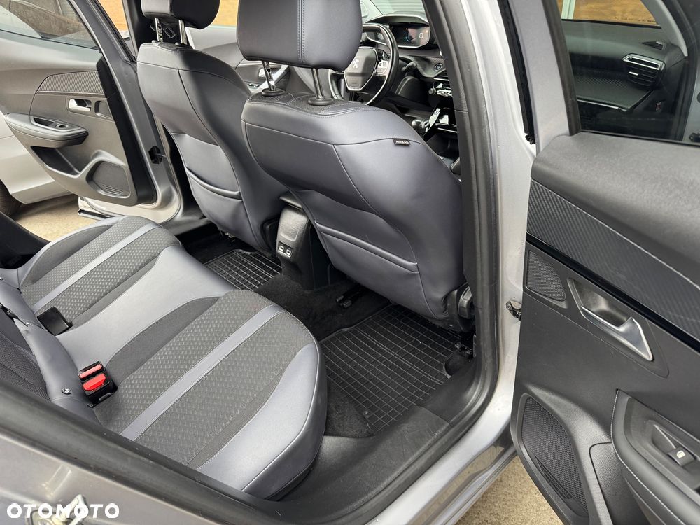 Peugeot 2008 PureTech 130 Allure Pack - 29