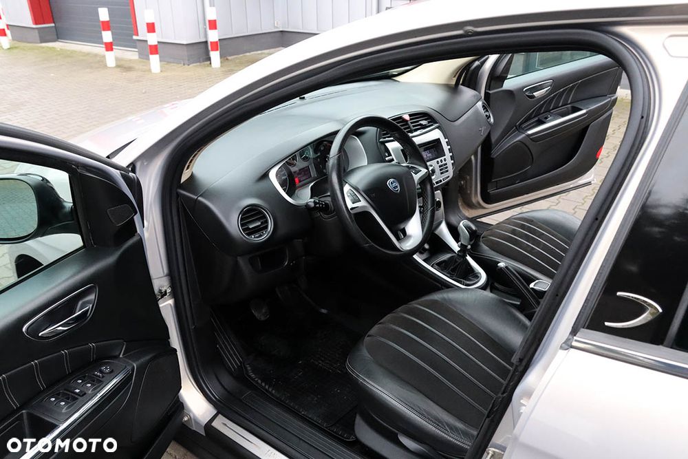 Lancia Delta 1.4 T-Jet 16v Argento - 19