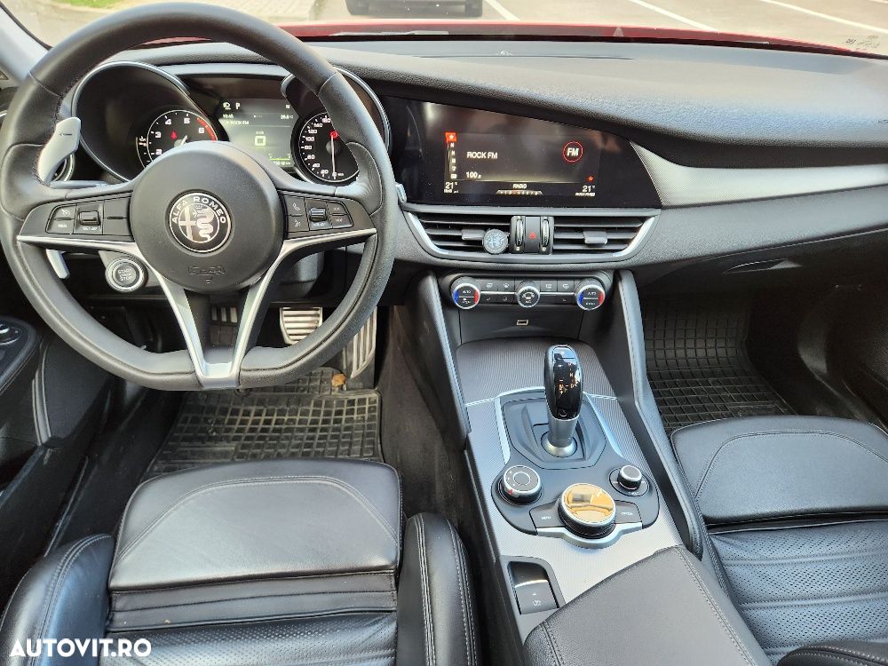 Alfa Romeo Giulia 2.0 Turbo AWD AT8 Veloce - 10