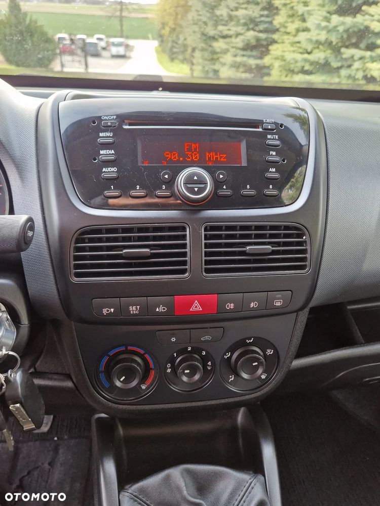 Fiat Doblo 2.0 16V Multijet Emotion - 19