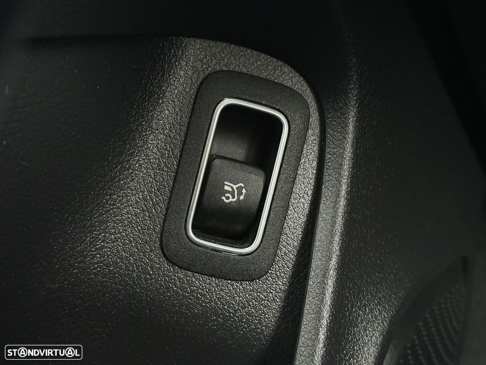 Mercedes-Benz CLA 180 d Shooting Brake AMG Line Aut. - 15