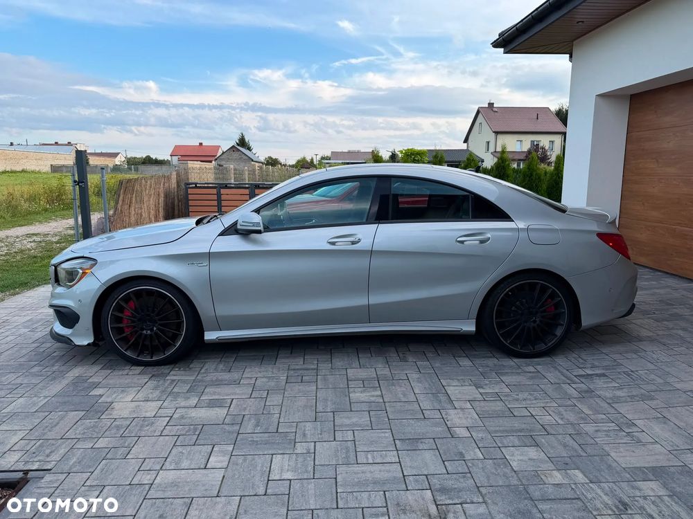 Mercedes-Benz CLA 45 AMG 4-Matic - 8