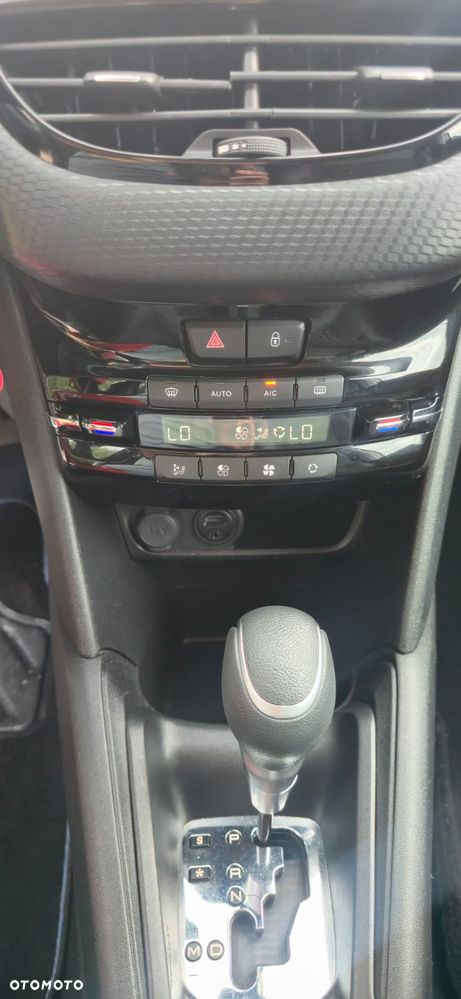 Peugeot 208 PureTech 110 Stop & Start EAT6 Tech Edition - 22