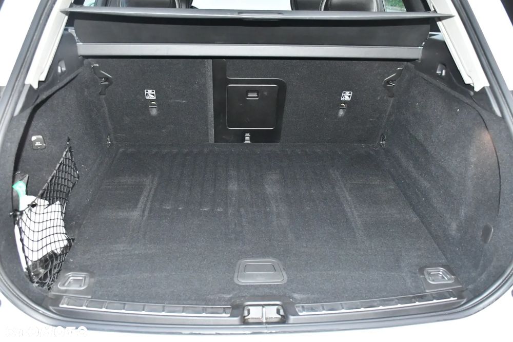 Volvo XC 60 T4 Momentum Pro - 24
