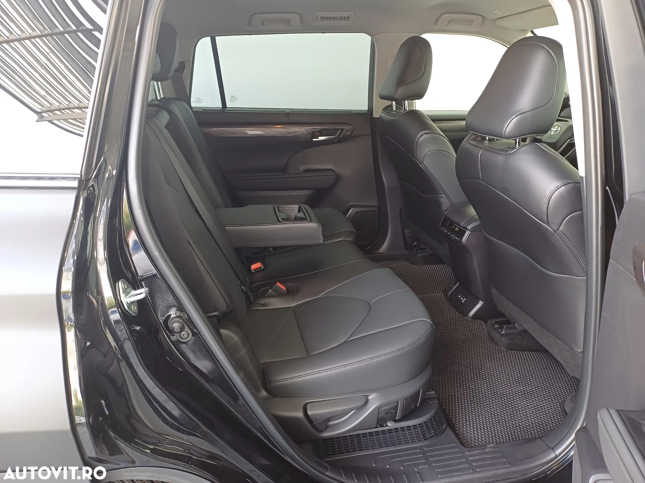 Toyota Highlander 2.5 L Hybrid Dynamic Force 248CP Exclusive Metallic - 26