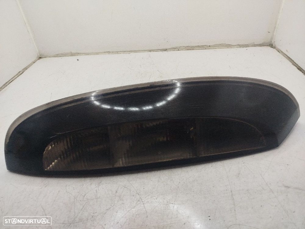 Farolim Stop Esq Opel Corsa C