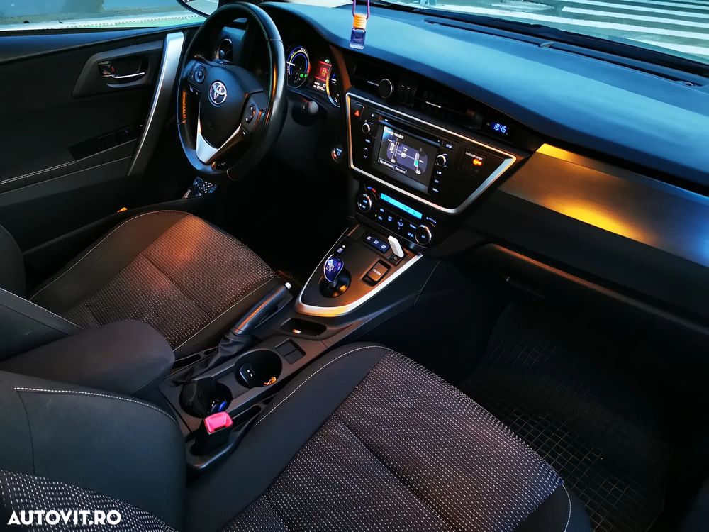 Toyota Auris 1.8 L VVT-i Luna - 8