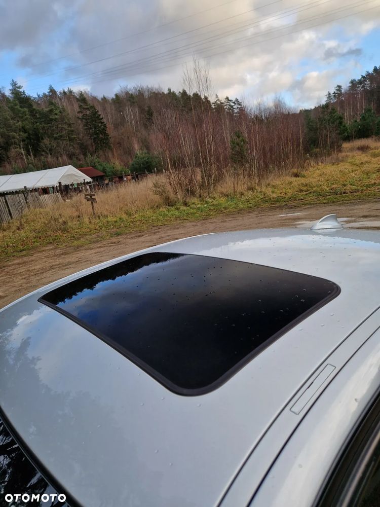 BMW Seria 3 328i Luxury Line - 11