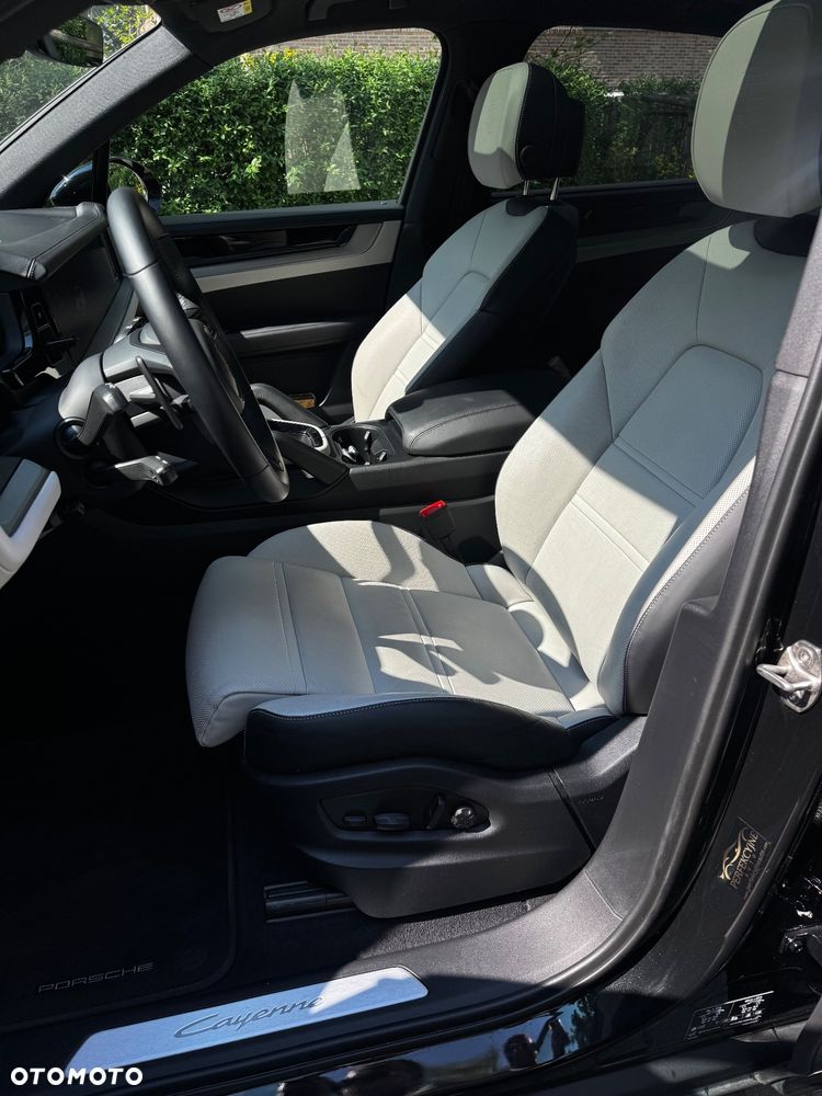 Porsche Cayenne Standard - 12
