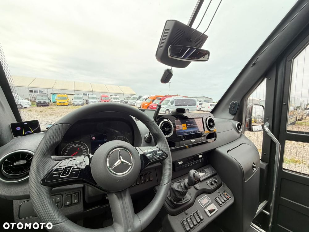 Mercedes-Benz Sprinter 519 - 17