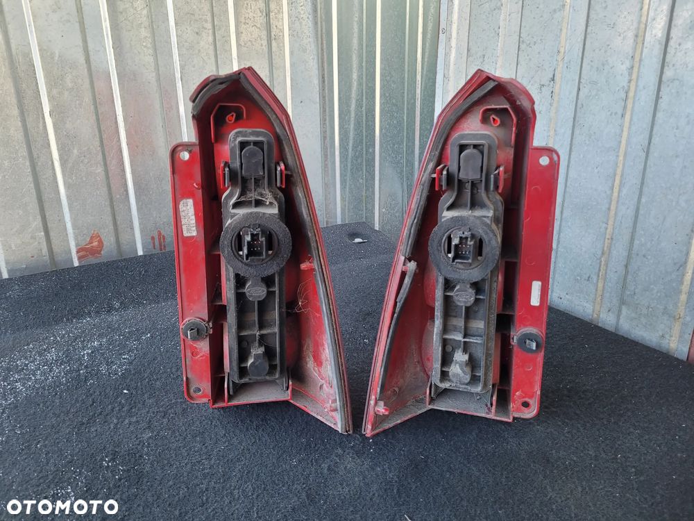 Lampa tylna lewa prawa tył Ford Focus Mk1 Kombi - 2