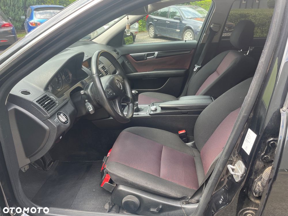 Mercedes-Benz Klasa C 200 CDI BlueEff Avantgarde - 19