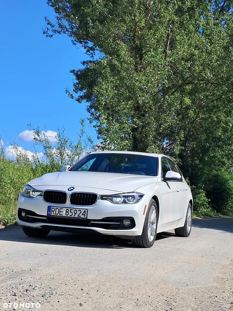 BMW Seria 3 330i - 35