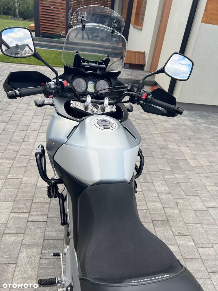 Suzuki V-STROM - 25