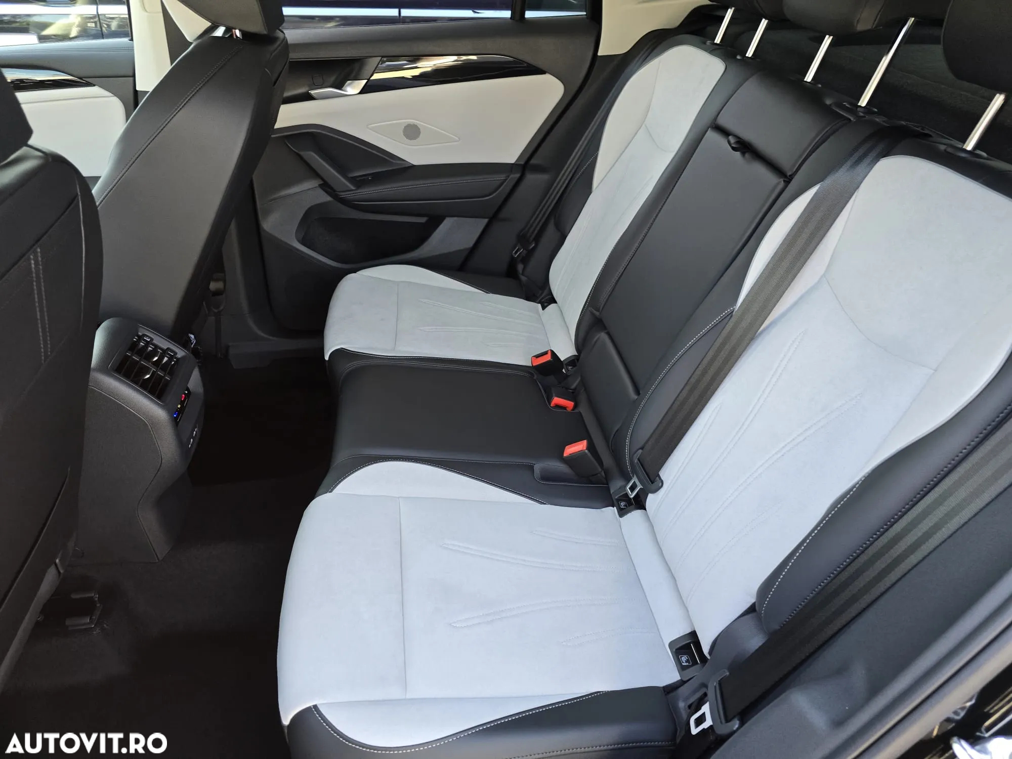 Volkswagen Tiguan 2.0 TDI DSG 4Motion Elegance - 13