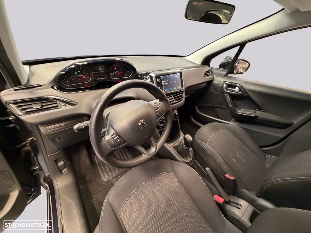Peugeot 208 - 11
