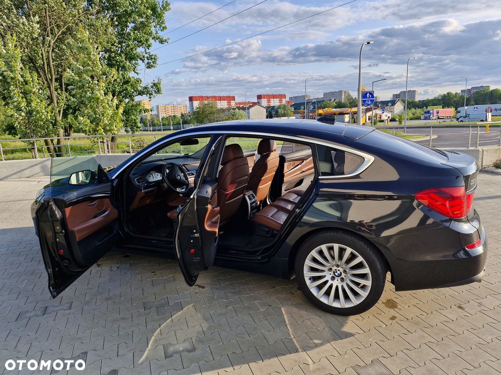 BMW 5GT - 11