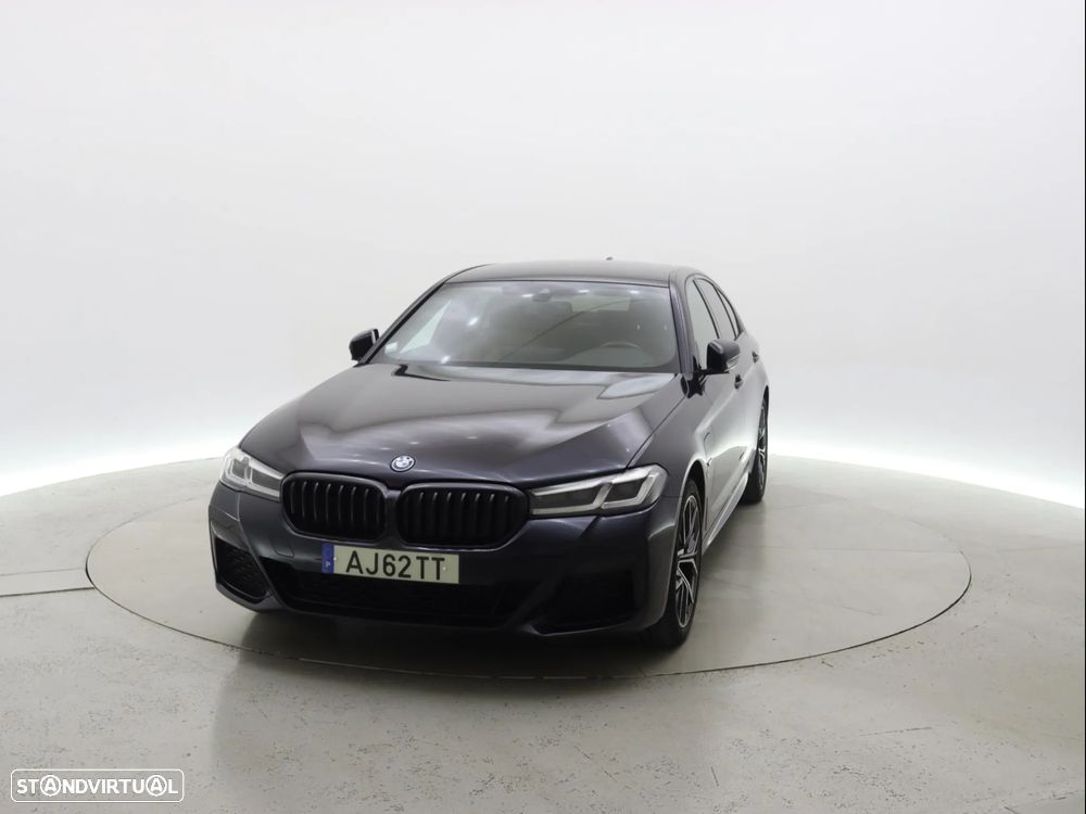 BMW 530 e - 12