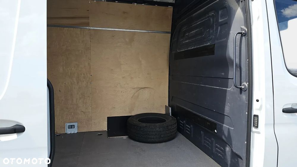 Mercedes-Benz Sprinter - 16