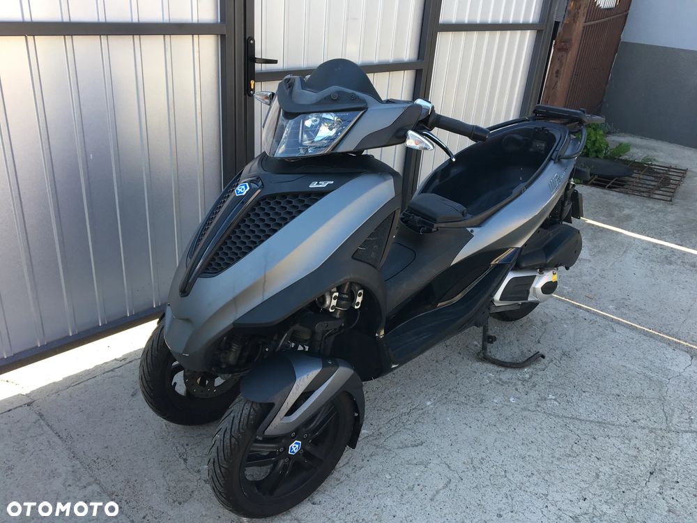 Piaggio MP-3 - 4