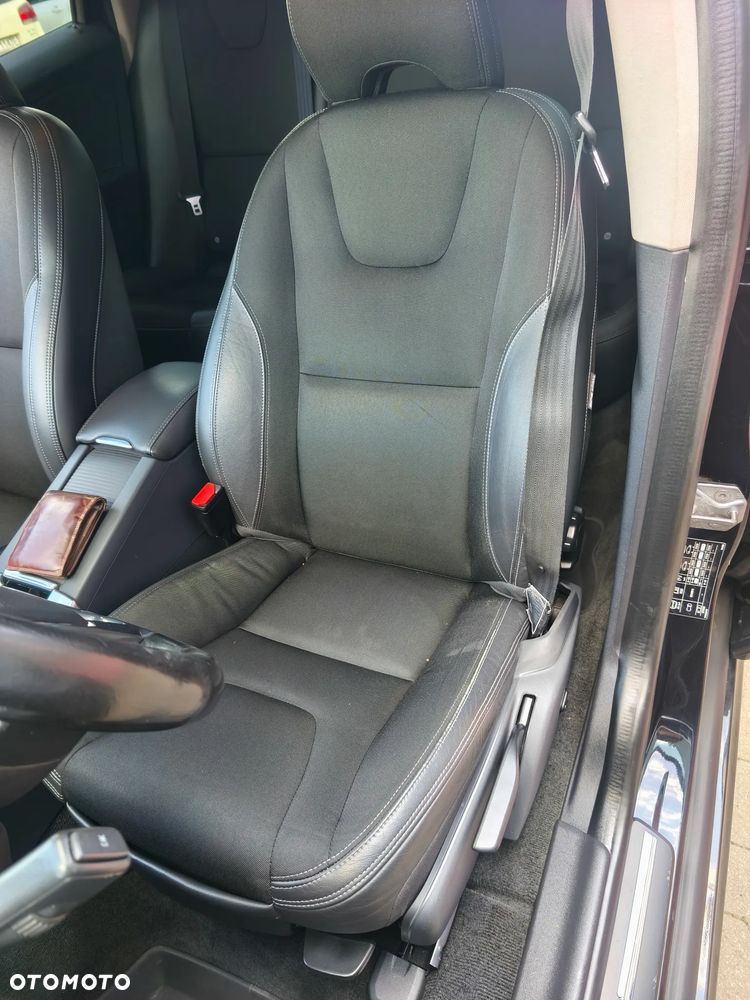 Volvo XC 60 D3 Drive-E Momentum - 22