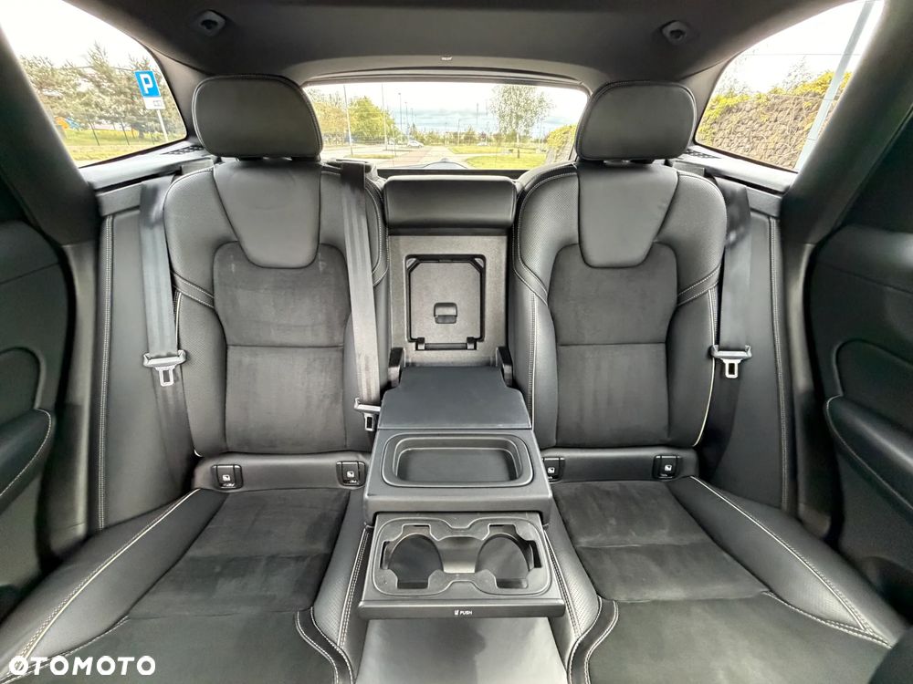 Volvo XC 60 D4 R-Design - 30