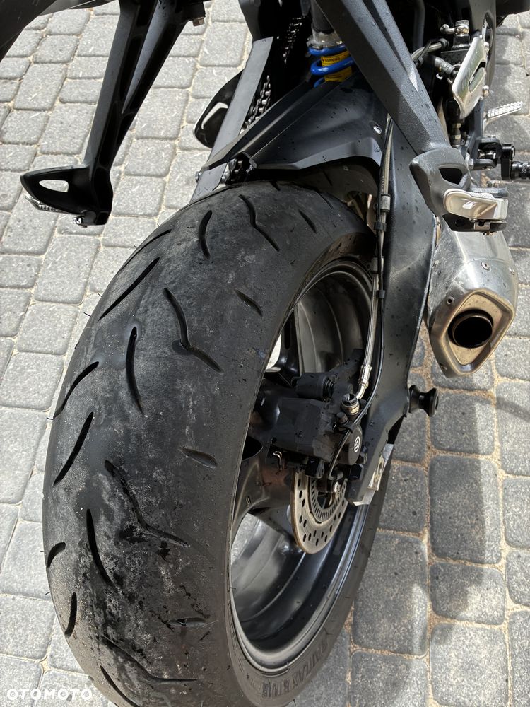 Triumph Street Triple - 8