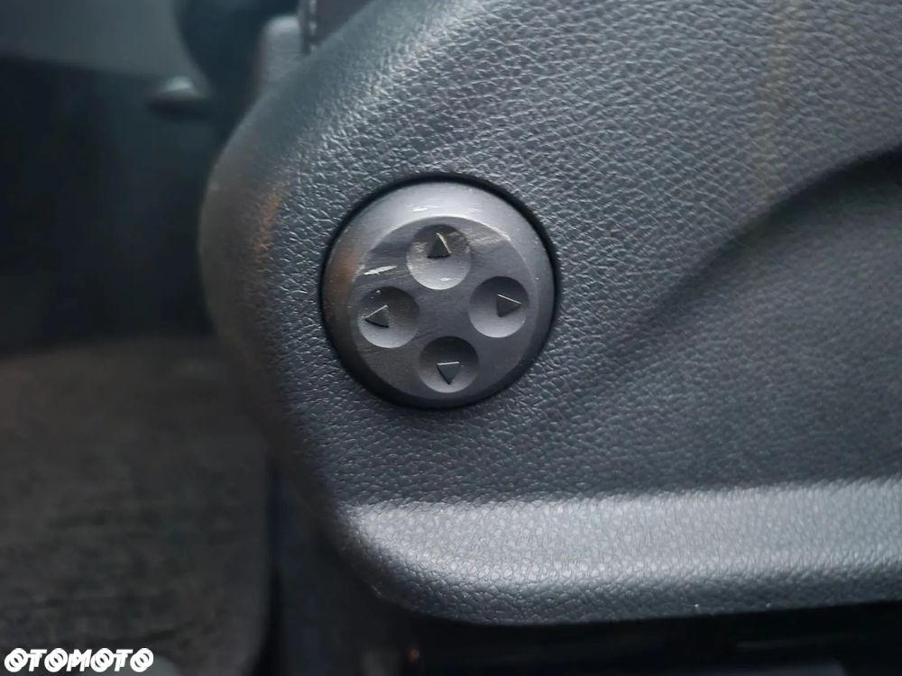 Mercedes-Benz Klasa C 180 d 9G-TRONIC - 33