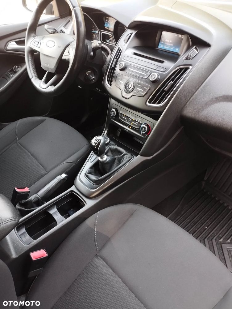 Ford Focus 1.5 TDCi SYNC Edition - 8