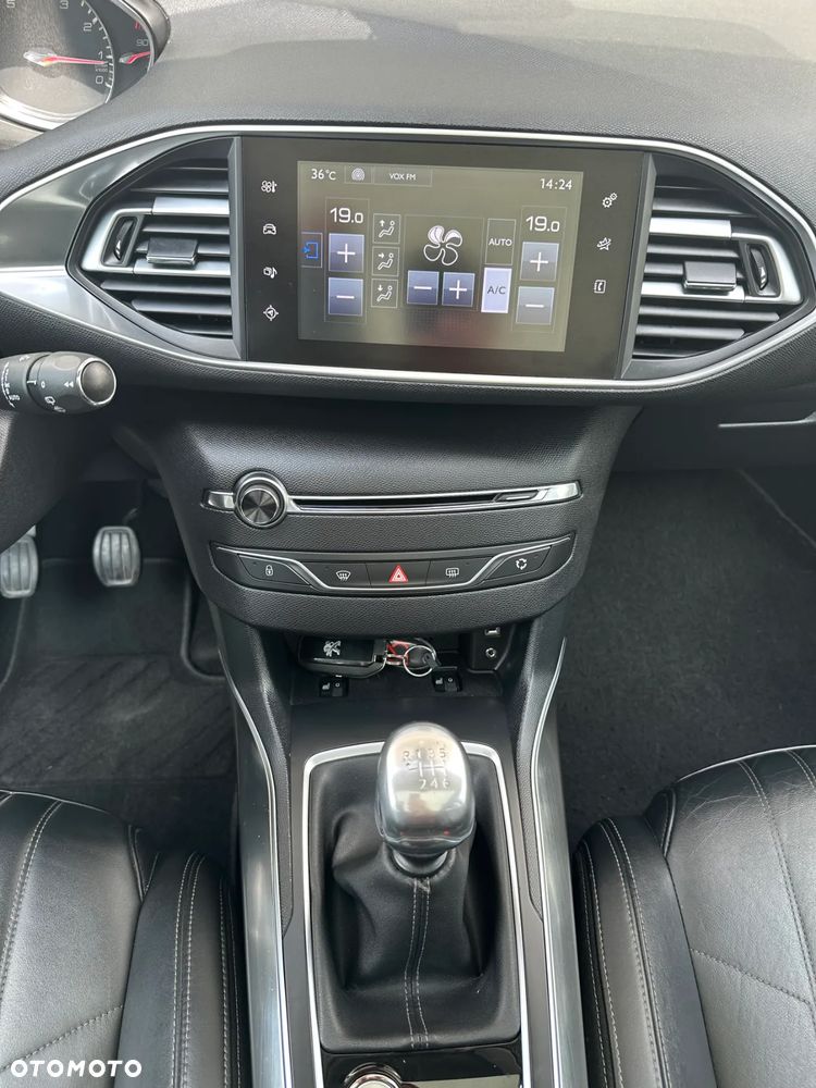 Peugeot 308 155 THP Platinum - 11