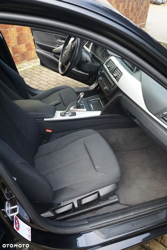 BMW Seria 3 - 26