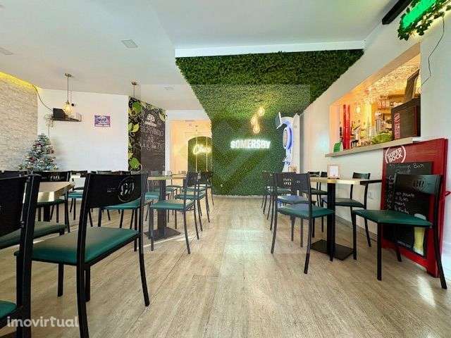 Trespasse de Bar/Café no Coração de Santa Maria da Feira - Grande imagem: 4/13