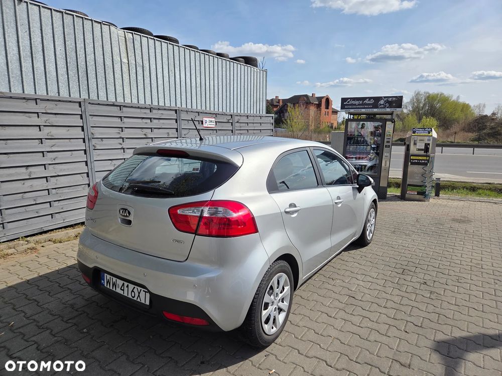 Kia Rio - 4