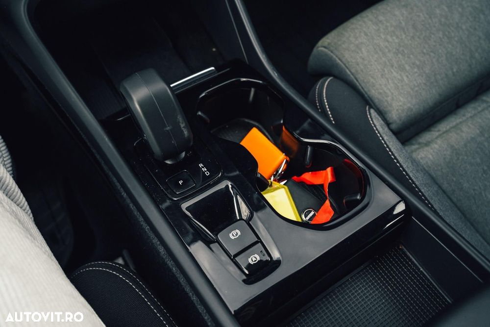 Volvo XC 40 Recharge T5 Twin Engine AT7 R-Design Expression - 18