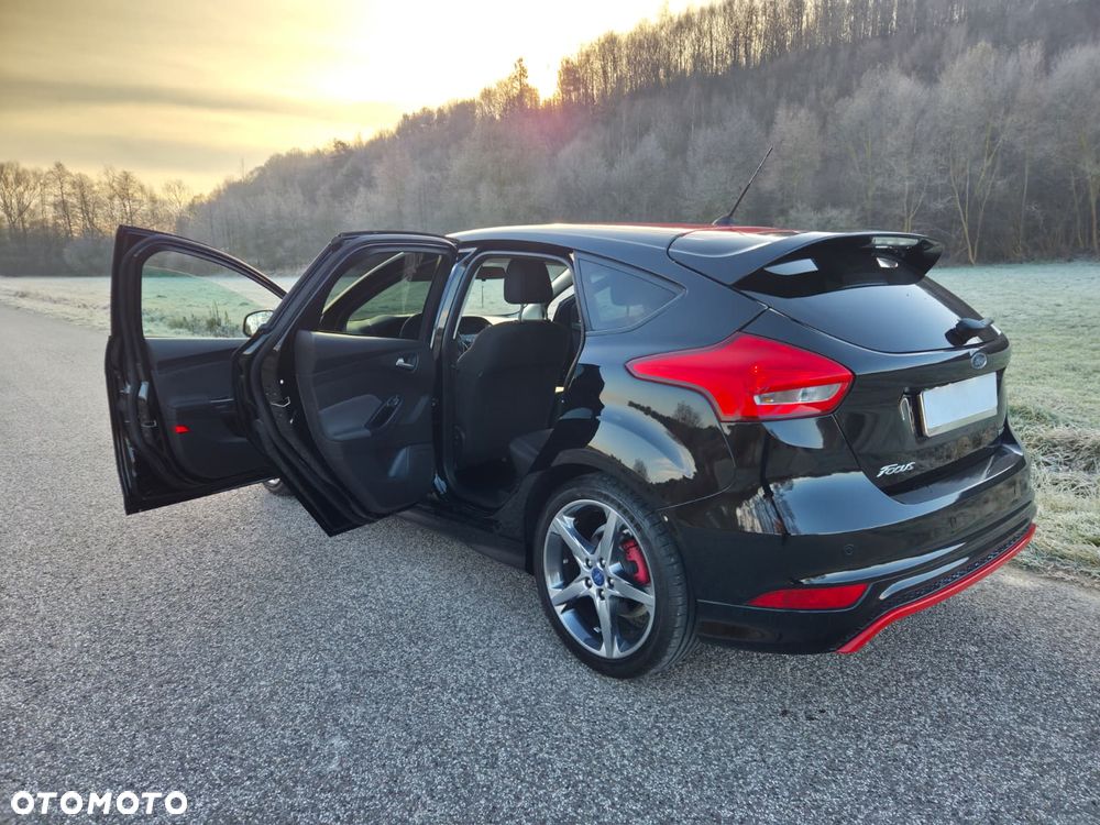 Ford Focus 1.0 EcoBoost ST-Line Red ASS - 19