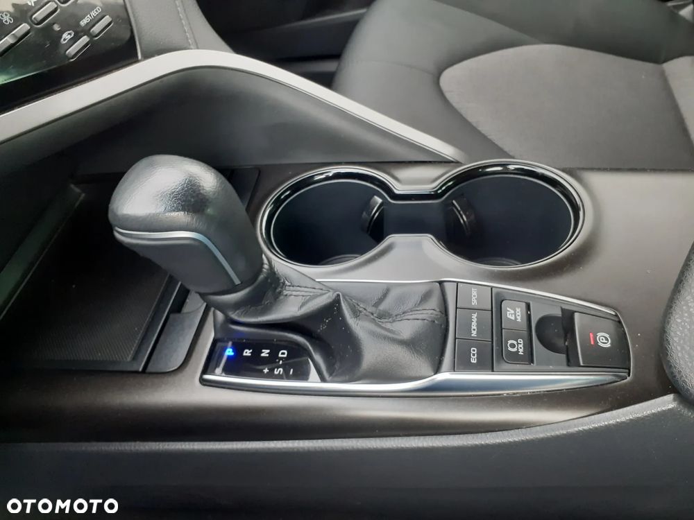 Toyota Camry - 21