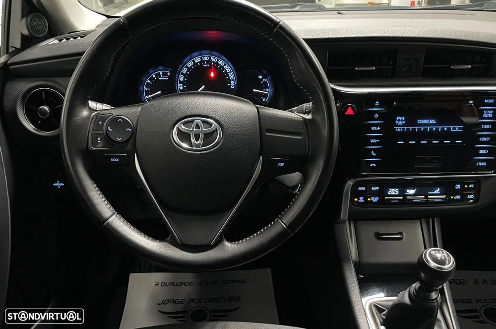 Toyota Auris 1.4 D-4D Exclusive - 33