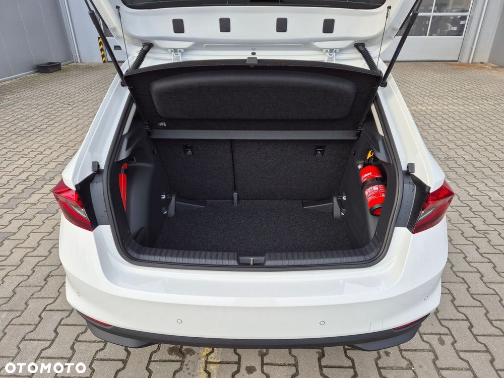 Skoda Fabia 1.0 TSI Selection DSG - 18
