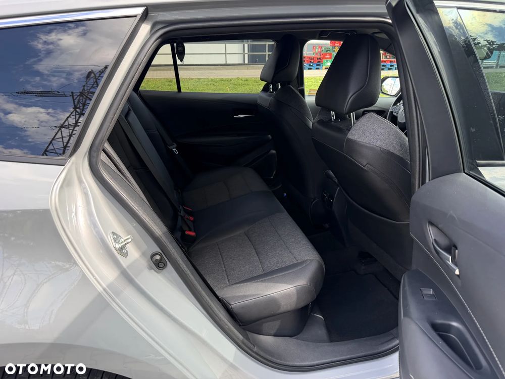 Toyota Corolla 2.0 Hybrid Executive - 18