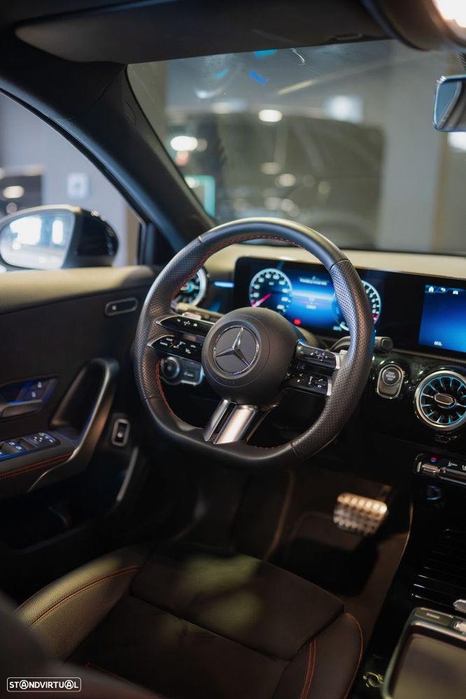 Mercedes-Benz A 250 e 8G-DCT AMG Line - 40