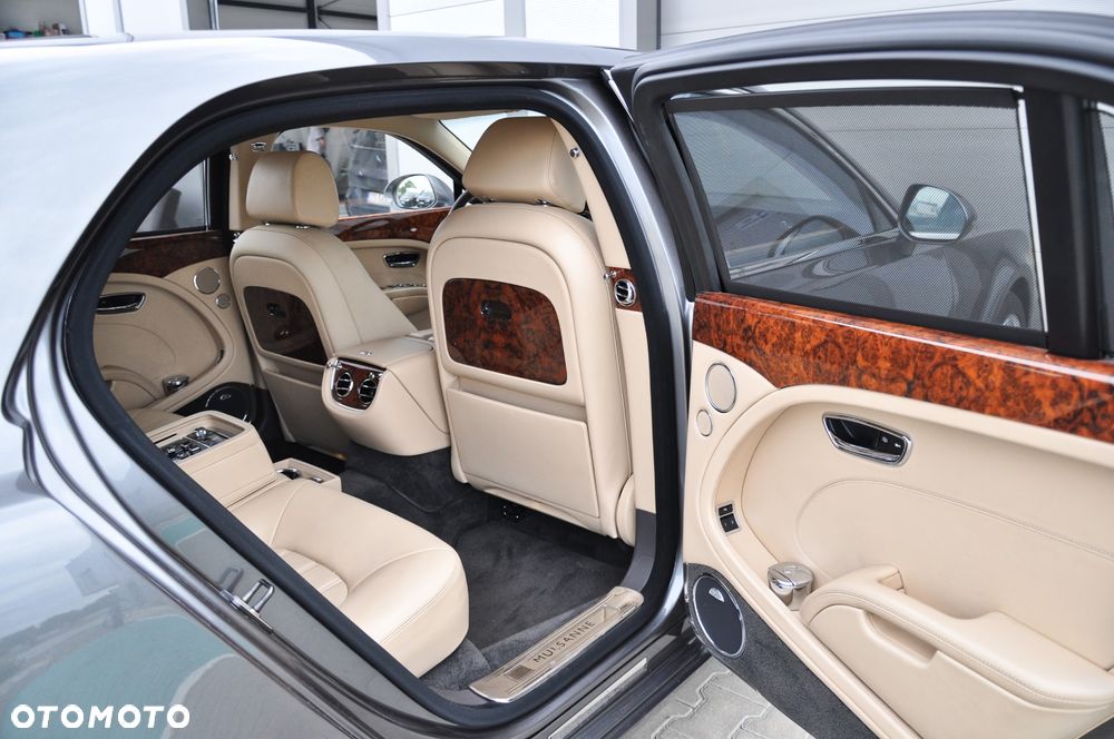 Bentley Mulsanne - 37