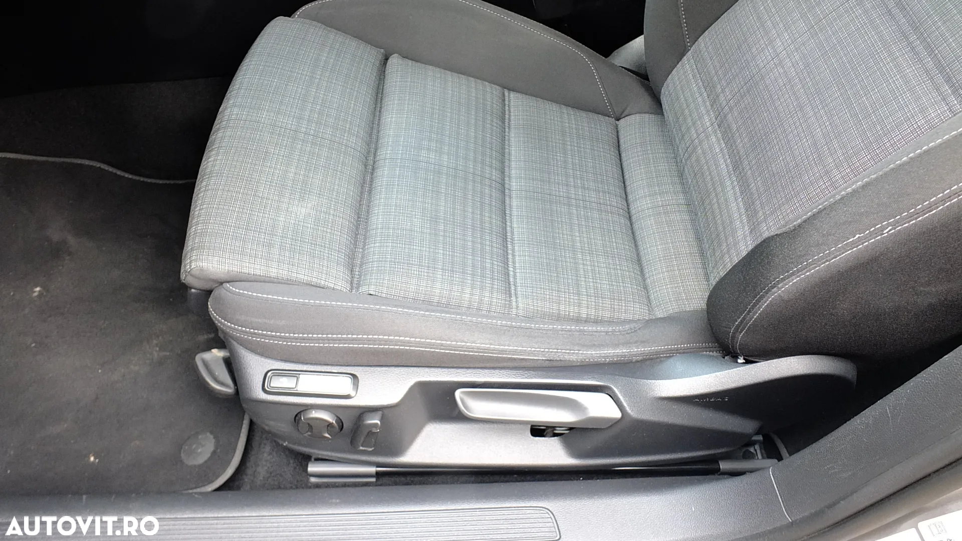Volkswagen Passat Variant 2.0 TDI DSG Comfortline - 21