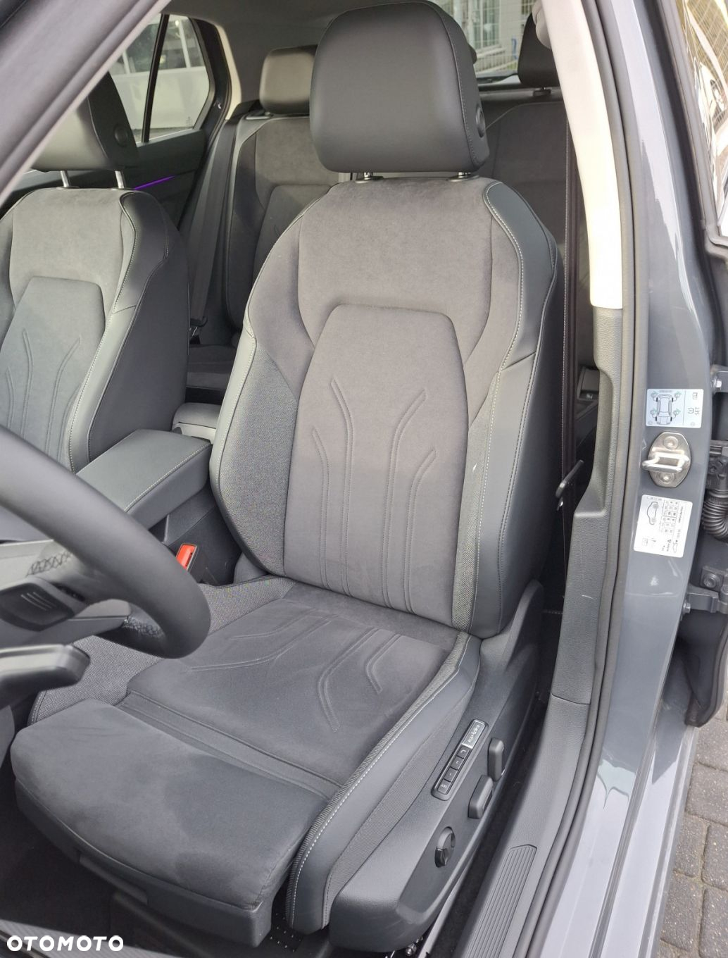 Volkswagen Golf - 9