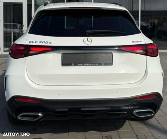 Mercedes-Benz GLC 300 e 4MATIC - 8
