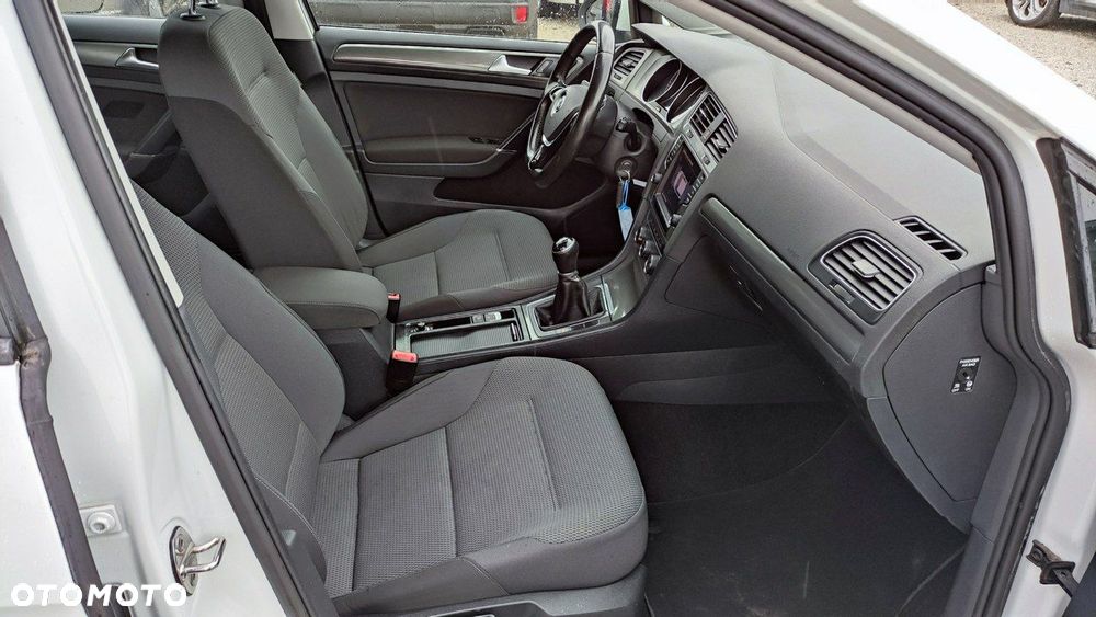 Volkswagen Golf 2.0 TDI (BlueMotion Technology) Comfortline - 23