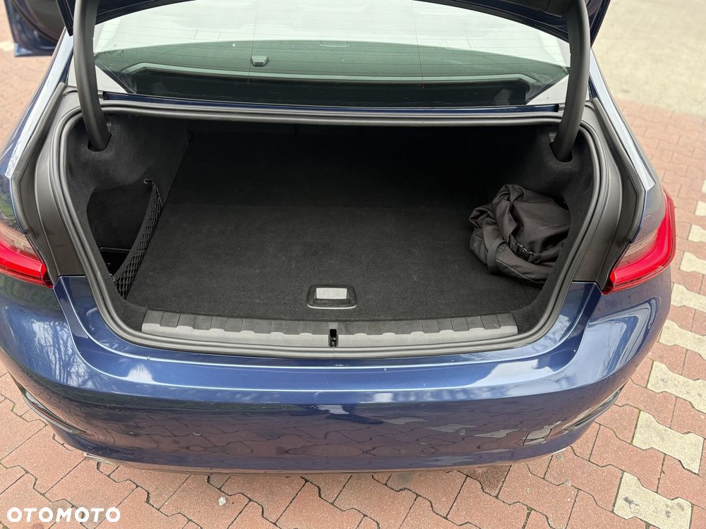 BMW Seria 3 320e - 11